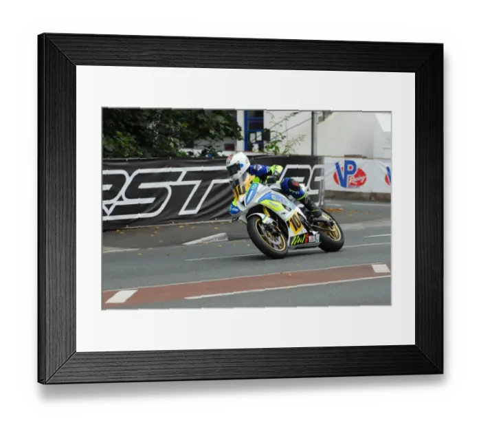 Framed Print : David Lumsden (Yamaha) 2015 Senior Manx Grand Prix