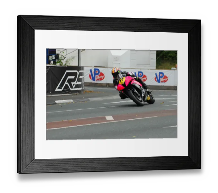 Framed Print : Jamie Hodson (Yamaha) 2015 Senior Manx Grand Prix Framed Print : Jamie Hodson (Yamaha) 2015 Senior Manx Grand Prix