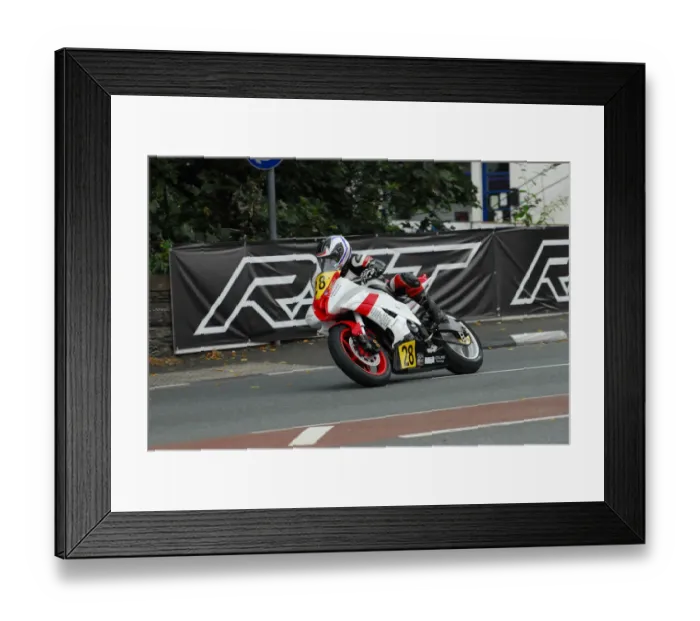 Framed Print : Justin Collins (Yamaha) 2015 Senior Manx Grand Prix Framed Print : Justin Collins (Yamaha) 2015 Senior Manx Grand Prix