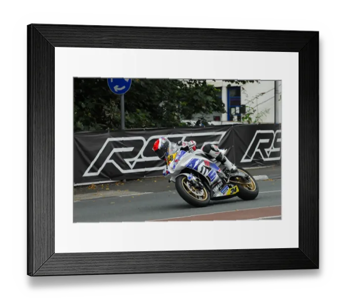 Framed Print : Julien Toniutti (Yamaha) 2015 Senior Manx Grand Prix Framed Print : Julien Toniutti (Yamaha) 2015 Senior Manx Grand Prix
