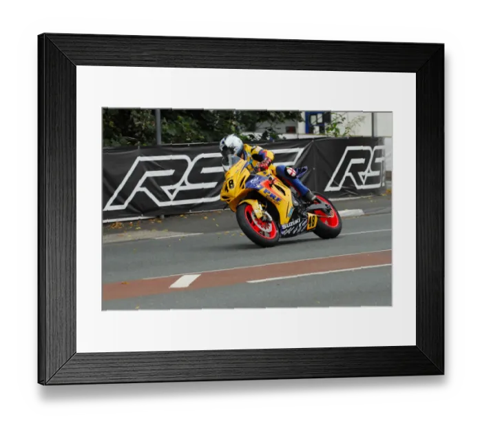 Framed Print : Dean Court (Suzuki) 2015 Senior Manx Grand Prix Framed Print : Dean Court (Suzuki) 2015 Senior Manx Grand Prix