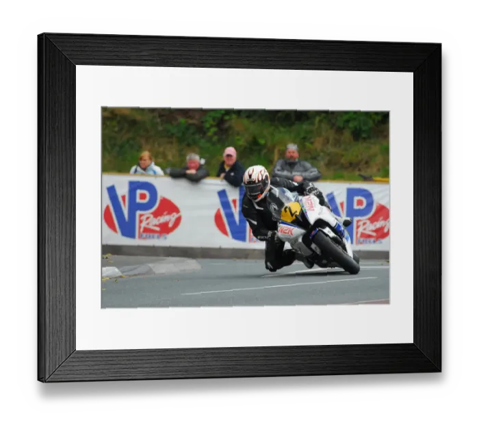 Framed Print : Andrew Farrell (Yamaha) 2015 Senior Manx Grand Prix Framed Print : Andrew Farrell (Yamaha) 2015 Senior Manx Grand Prix