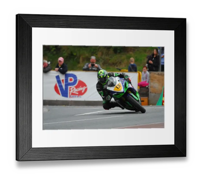 Framed Print : Andrew Dudgeon (Suzuki) 2015 Senior Manx Grand Prix Framed Print : Andrew Dudgeon (Suzuki) 2015 Senior Manx Grand Prix