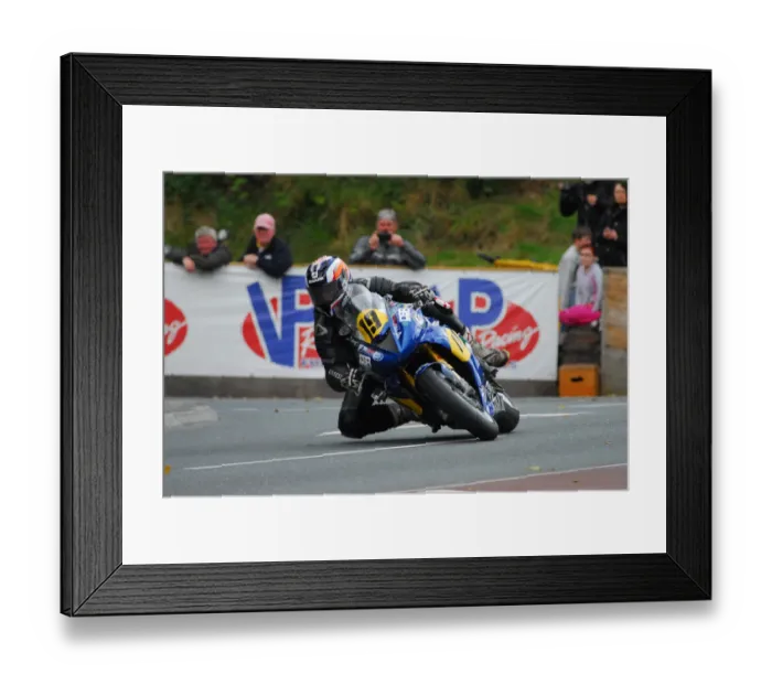 Framed Print : David Sellers (Triumph) 2015 Senior Manx Grand Prix Framed Print : David Sellers (Triumph) 2015 Senior Manx Grand Prix