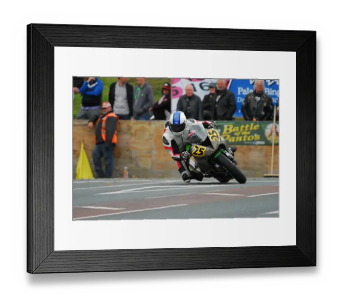 Framed Print : Joseph Newbould (Kawasaki) 2015 Senior Manx Grand Prix Framed Print : Joseph Newbould (Kawasaki) 2015 Senior Manx Grand Prix