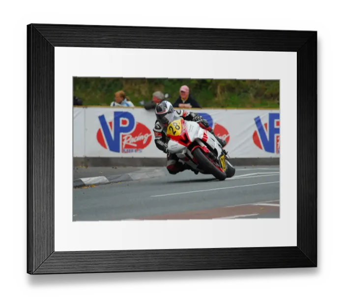 Framed Print : Justin Collins (Yamaha) 2015 Senior Manx Grand Prix Framed Print : Justin Collins (Yamaha) 2015 Senior Manx Grand Prix