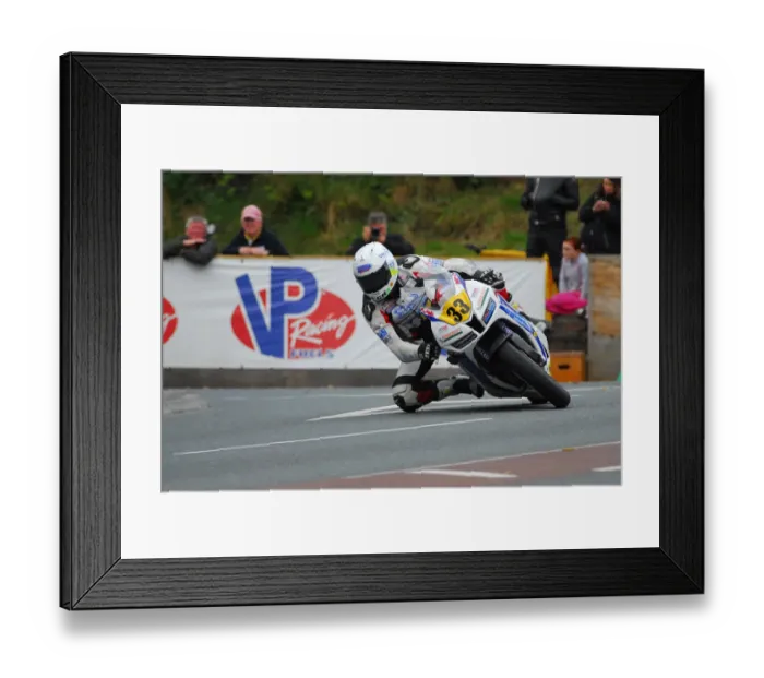 Framed Print : Craig Neve (Honda) 2015 Senior Manx Grand Prix Framed Print : Craig Neve (Honda) 2015 Senior Manx Grand Prix