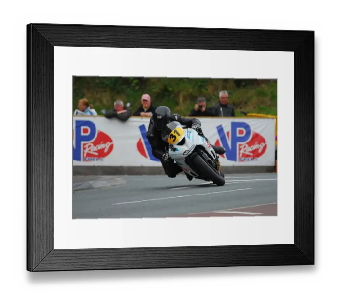 Framed Print : Adrian Hartog (Kawasaki) 2015 Senior Manx Grand Prix Framed Print : Adrian Hartog (Kawasaki) 2015 Senior Manx Grand Prix