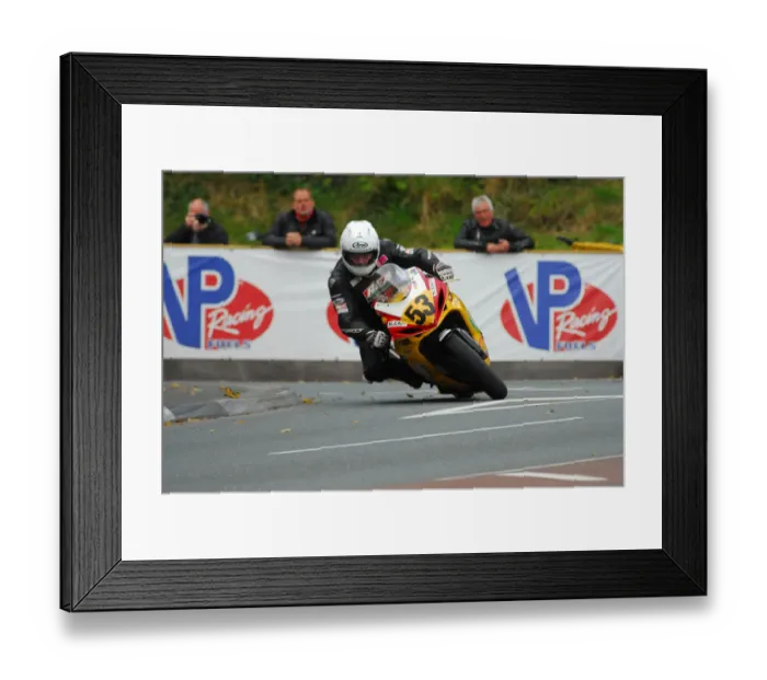 Framed Print : Nigel-Sean Rea (Suzuki) 2015 Senior Manx Grand Prix Framed Print : Nigel-Sean Rea (Suzuki) 2015 Senior Manx Grand Prix