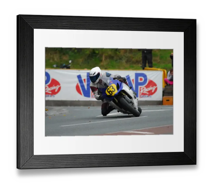 Framed Print : Dave Taylor (Suzuki) 2015 Senior Manx Grand Prix Framed Print : Dave Taylor (Suzuki) 2015 Senior Manx Grand Prix