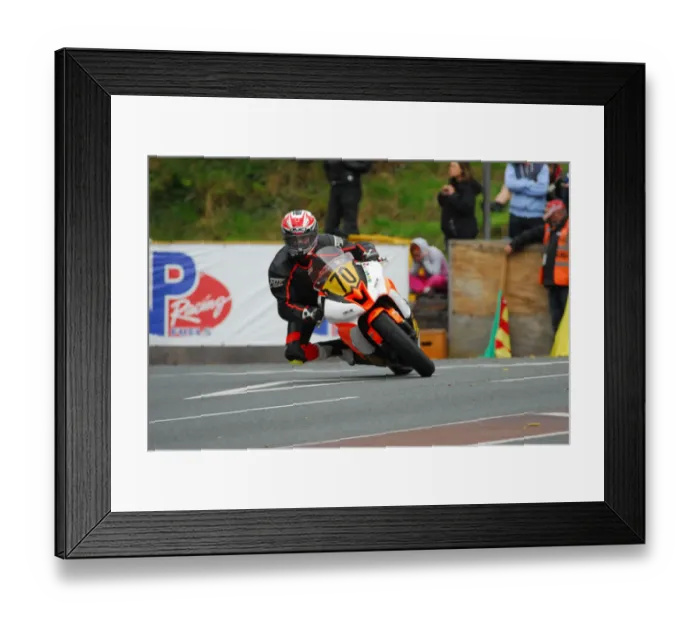 Framed Print : Jason Heritage (Yamaha) 2015 Senior Manx Grand Prix Framed Print : Jason Heritage (Yamaha) 2015 Senior Manx Grand Prix