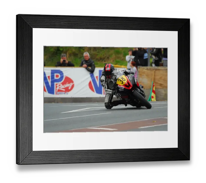 Framed Print : Luke Collins (Yamaha) 2015 Senior Manx Grand Prix Framed Print : Luke Collins (Yamaha) 2015 Senior Manx Grand Prix