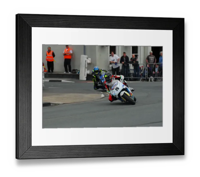 Framed Print : Bruce Anstey (Yamaha) 2015 Formula One Classic TT Framed Print : Bruce Anstey (Yamaha) 2015 Formula One Classic TT