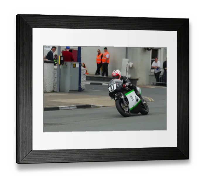 Framed Print : Anthony Redmond (Kawasaki) 2015 Formula One Classic TT Framed Print : Anthony Redmond (Kawasaki) 2015 Formula One Classic TT