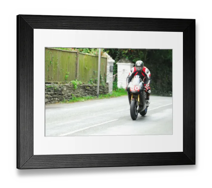 Framed Print : Erik Kjuus (Aprilia) 2015 Newcomers Manx Grand Prix Framed Print : Erik Kjuus (Aprilia) 2015 Newcomers Manx Grand Prix