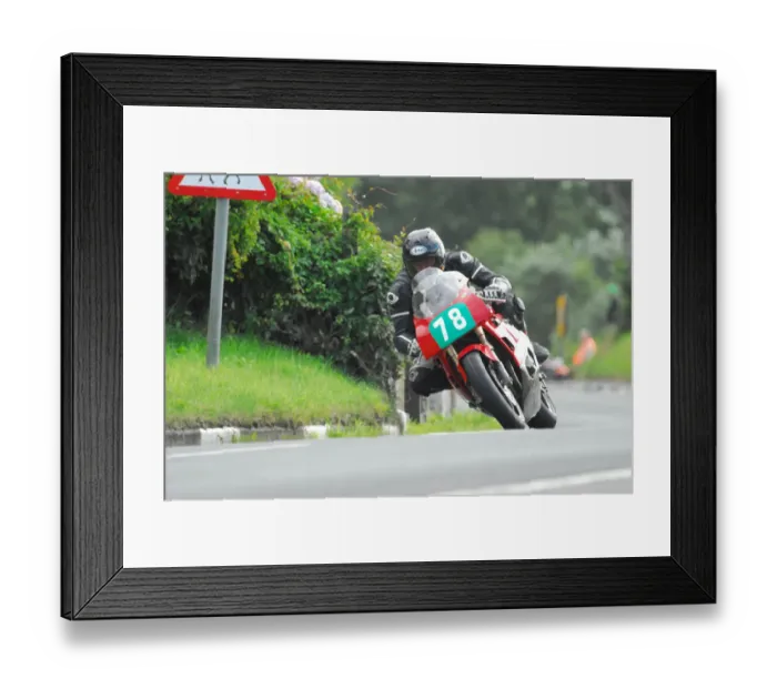 Framed Print : Simon Long (Honda) 2015 Lightweight Manx Grand Prix Framed Print : Simon Long (Honda) 2015 Lightweight Manx Grand Prix