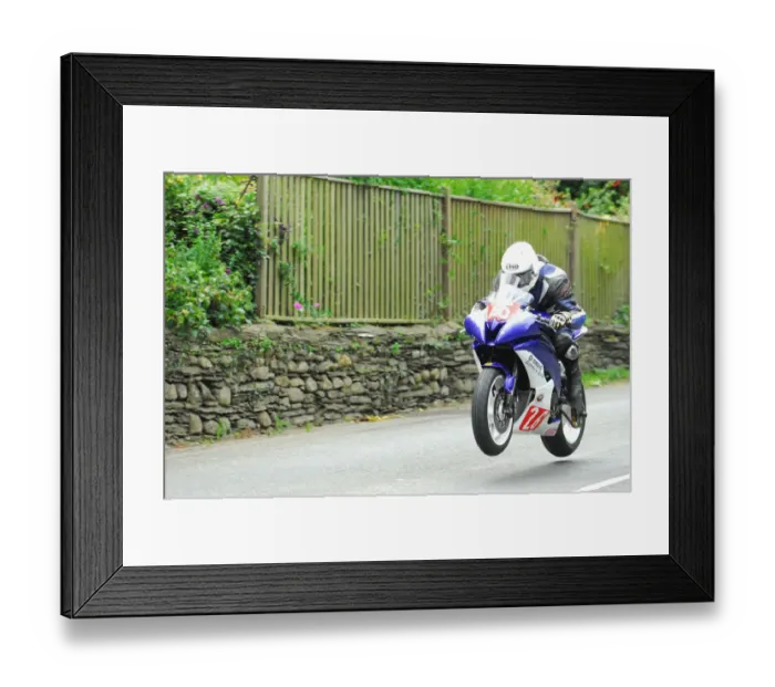Framed Print : Steven Procter (Yamaha) 2015 Newcomers Manx Grand Prix