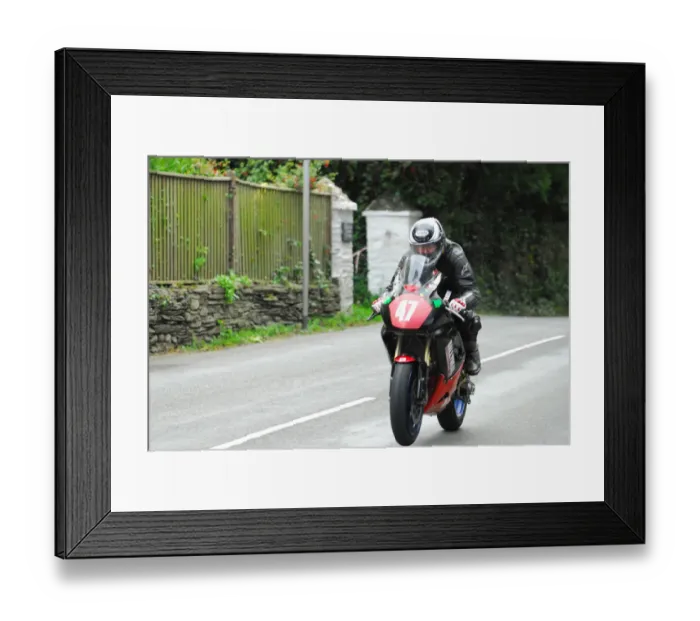 Framed Print : Tommy Heaphy (Suzuki) 2015 Newcomers Manx Grand Prix Framed Print : Tommy Heaphy (Suzuki) 2015 Newcomers Manx Grand Prix