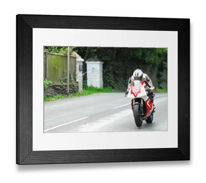 Framed Print : Derek Wilkie (Kawasaki) 2015 Newcomers Manx Grand Prix Framed Print : Derek Wilkie (Kawasaki) 2015 Newcomers Manx Grand Prix