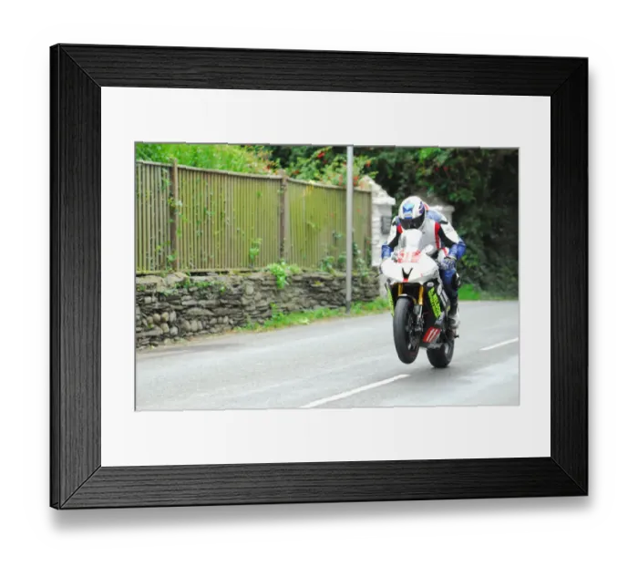 Framed Print : Peter Wilkinson (Yamaha) 2015 Newcomers Manx Grand Prix Framed Print : Peter Wilkinson (Yamaha) 2015 Newcomers Manx Grand Prix