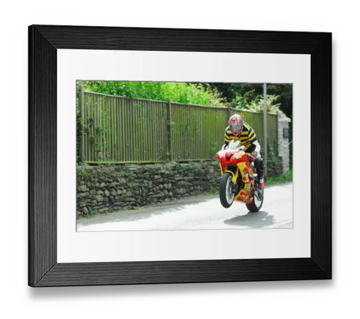 Framed Print : Ross Orchard (Yamaha) 2015 Newcomers Manx Grand Prix Framed Print : Ross Orchard (Yamaha) 2015 Newcomers Manx Grand Prix