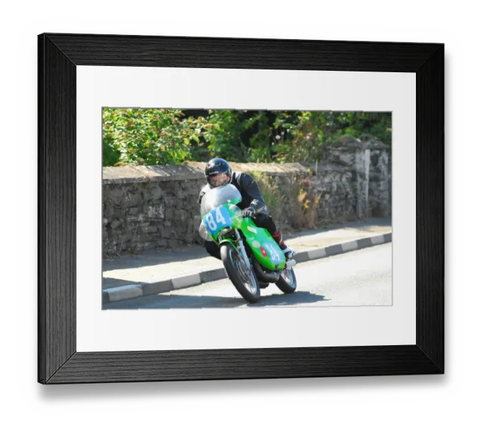 Framed Print : Bob Simmons (Suzuki) 350 Classic TT Framed Print : Bob Simmons (Suzuki) 350 Classic TT