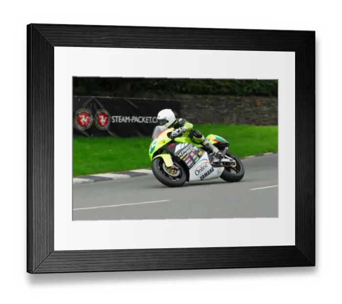 Framed Print : Gary Vines (Yamaha) Super Twin Manx Grand Prix Framed Print : Gary Vines (Yamaha) Super Twin Manx Grand Prix