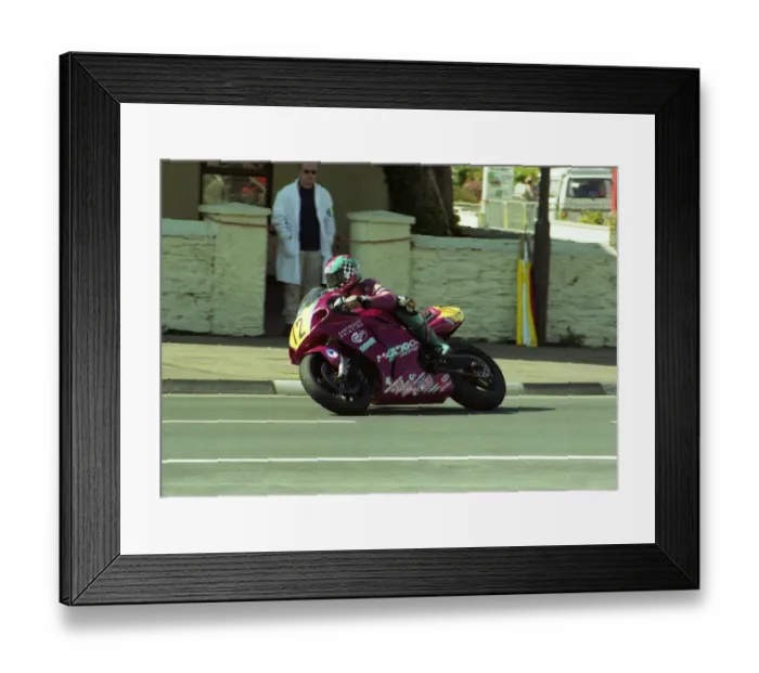 Framed Print : Ryan Farquhar (McAdoo Kawasaki) 2000 Senior Manx Grand Prix Framed Print : Ryan Farquhar (McAdoo Kawasaki) 2000 Senior Manx Grand Prix