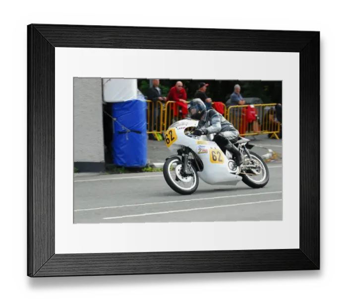 Framed Print : Edward Poole (Norton) 2015 Senior Classic TT Framed Print : Edward Poole (Norton) 2015 Senior Classic TT