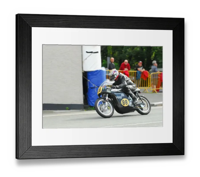 Framed Print : Paul Matravers (Norton) 2015 Senior Classic TT Framed Print : Paul Matravers (Norton) 2015 Senior Classic TT