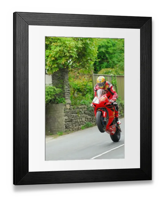 Framed Print : John McGuinness (Honda) 2013 Superbike TT Framed Print : John McGuinness (Honda) 2013 Superbike TT