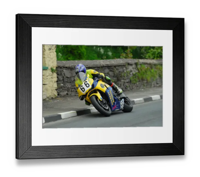 Framed Print : Paul Duckett (Honda) 2013 Superbike TT Framed Print : Paul Duckett (Honda) 2013 Superbike TT