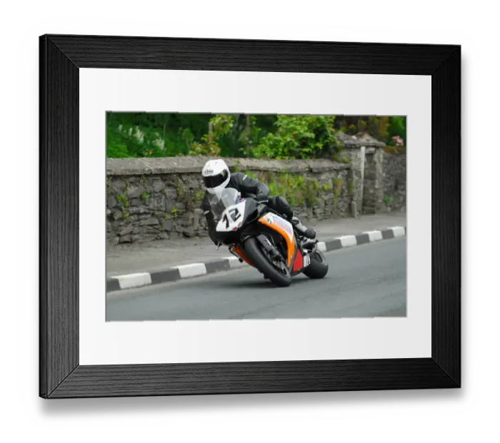 Framed Print : Mark Herbertson (Yamaha) 2013 Superbike TT Framed Print : Mark Herbertson (Yamaha) 2013 Superbike TT