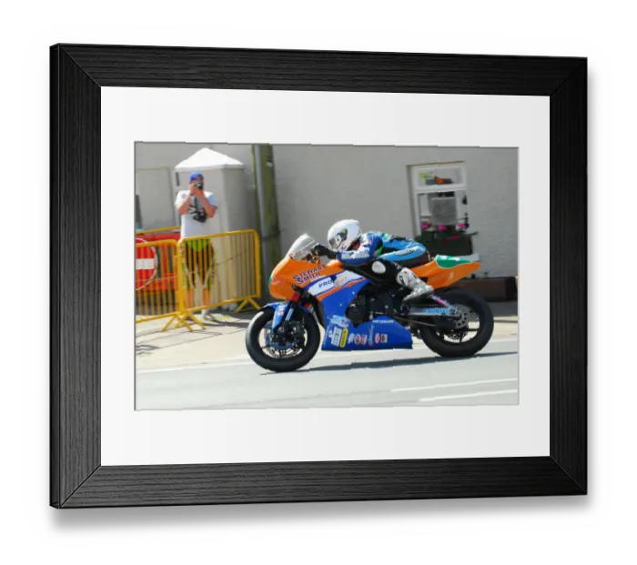 Framed Print : Dean Harrison (Kawasaki) 2013 Lightweight TT Framed Print : Dean Harrison (Kawasaki) 2013 Lightweight TT