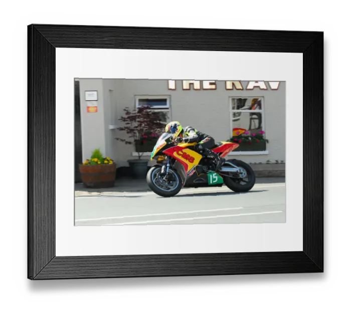 Framed Print : Ian Lougher (Kawasaki) 2013 Lightweight TT Framed Print : Ian Lougher (Kawasaki) 2013 Lightweight TT