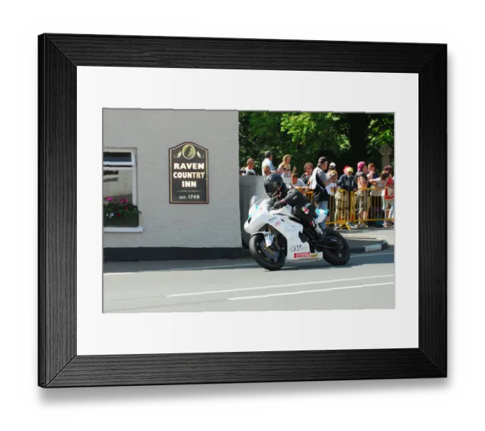 Framed Print : Wayne Axon (Suzuki) 2013 Lightweight TT Framed Print : Wayne Axon (Suzuki) 2013 Lightweight TT