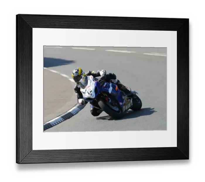 Framed Print : Dan Kneen (Suzuki) 2013 Senior TT Framed Print : Dan Kneen (Suzuki) 2013 Senior TT