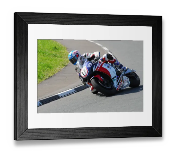 Framed Print : Simon Andrews (Honda) 2013 Senior TT Framed Print : Simon Andrews (Honda) 2013 Senior TT