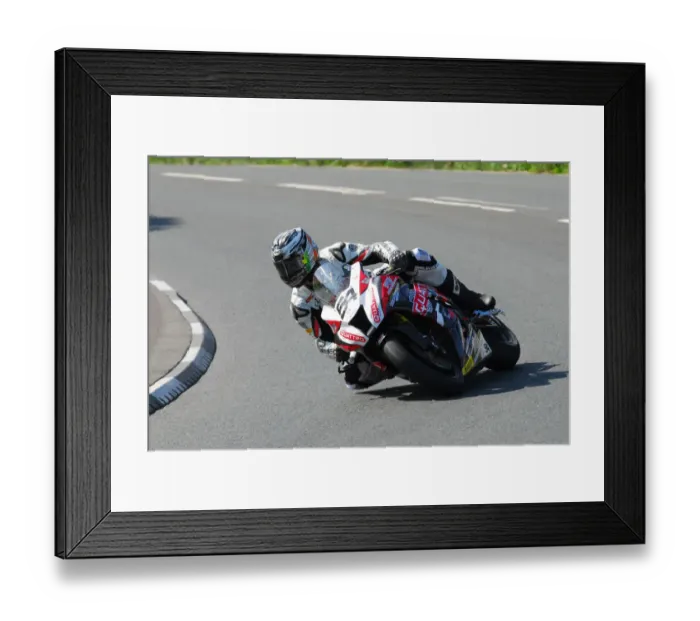 Framed Print : Steve Heneghan (Kawasaki) 2013 Senior TT Framed Print : Steve Heneghan (Kawasaki) 2013 Senior TT