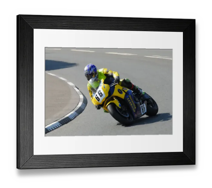 Framed Print : Paul Duckett (Honda) 2013 Senior TT Framed Print : Paul Duckett (Honda) 2013 Senior TT