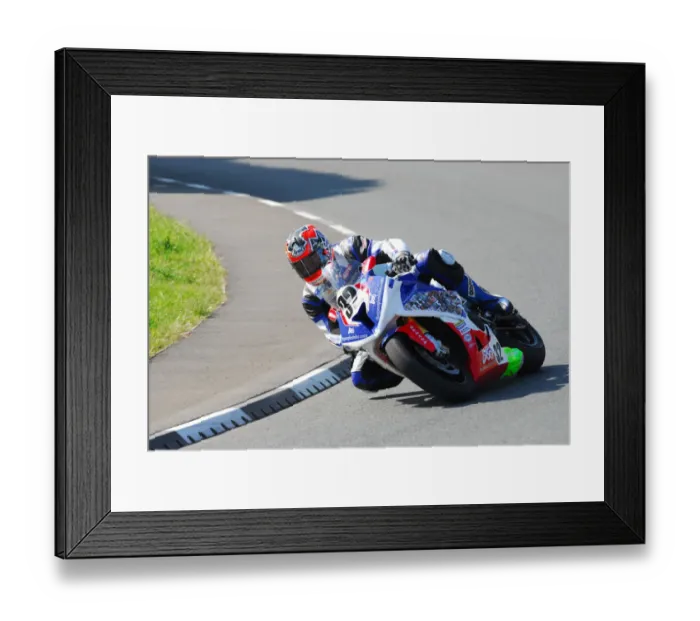 Framed Print : Steven L Thompson (BMW) 2013 Senior TT Framed Print : Steven L Thompson (BMW) 2013 Senior TT