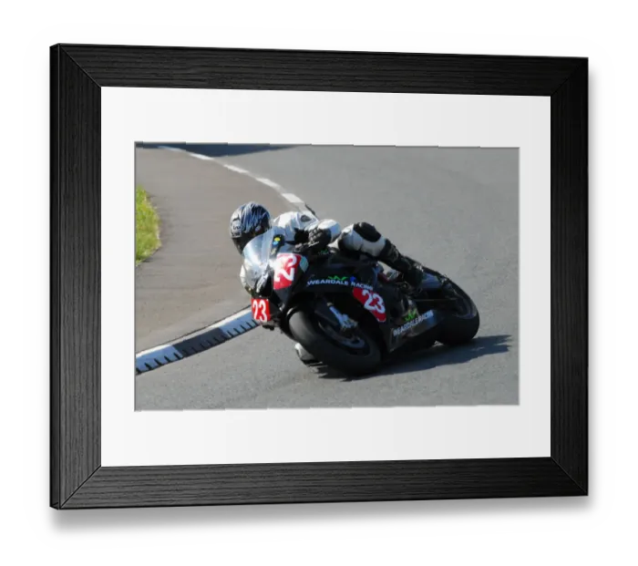 Framed Print : Ian Pattinson (BMW) 2013 Senior TT Framed Print : Ian Pattinson (BMW) 2013 Senior TT
