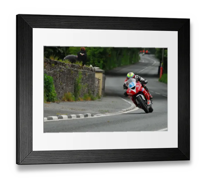 Framed Print : Jamie Hamilton (Kawasaki) 2013 Supersport TT Framed Print : Jamie Hamilton (Kawasaki) 2013 Supersport TT