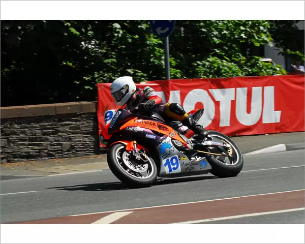 Olie Linsdell (Yamaha) 2013 Supersport TT