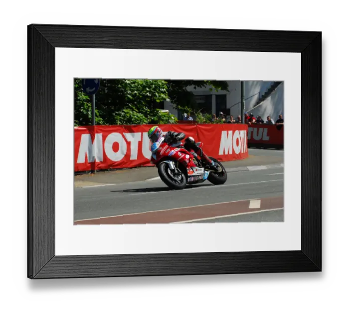 Framed Print : Jamie Hamilton (Kawasaki) 2013 Supersport TT Framed Print : Jamie Hamilton (Kawasaki) 2013 Supersport TT