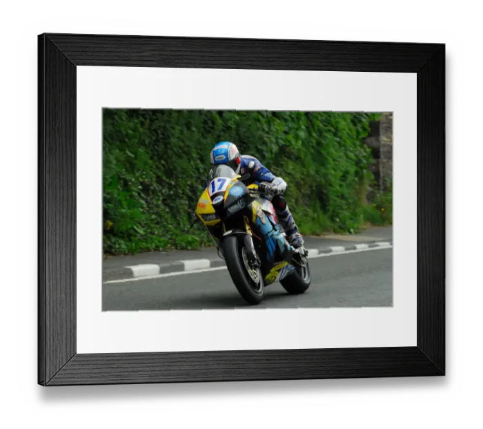 Framed Print : Simon Andrews (Honda) 2013 Supersport TT Framed Print : Simon Andrews (Honda) 2013 Supersport TT