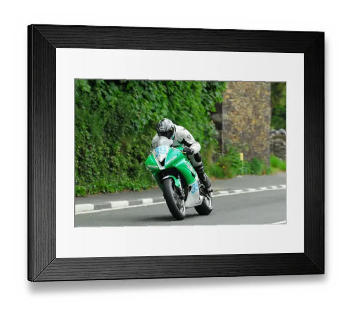 Framed Print : Ian Pattinson (Yamaha) 2013 Supersport TT Framed Print : Ian Pattinson (Yamaha) 2013 Supersport TT