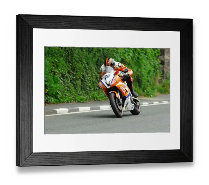 Framed Print : David Hewson (Suzuki) 2013 Supersport TT Framed Print : David Hewson (Suzuki) 2013 Supersport TT