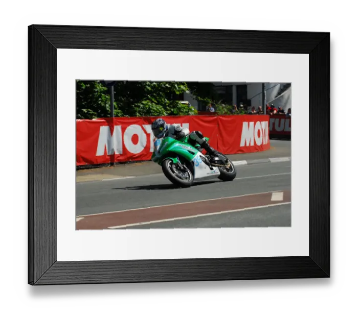 Framed Print : Ian Pattinson (Yamaha) 2013 Supersport TT Framed Print : Ian Pattinson (Yamaha) 2013 Supersport TT