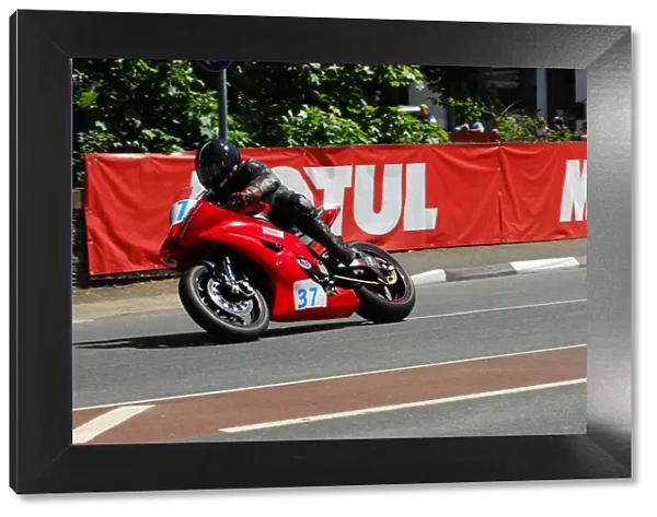 Mark Parrett (Yamaha) 2013 Supersport TT